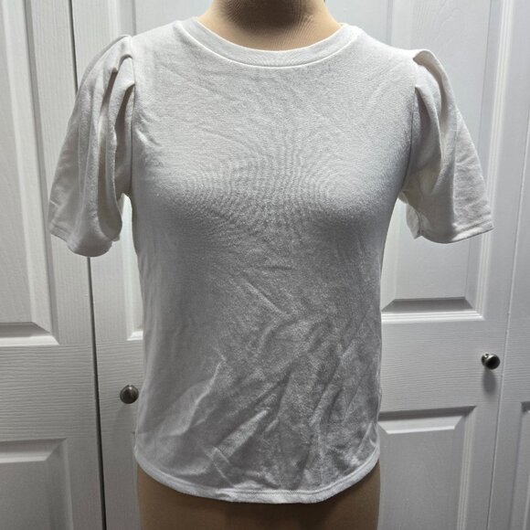 Forever 21 Tops - Forever 21 White Puffed Short Sleeve Shirt Small